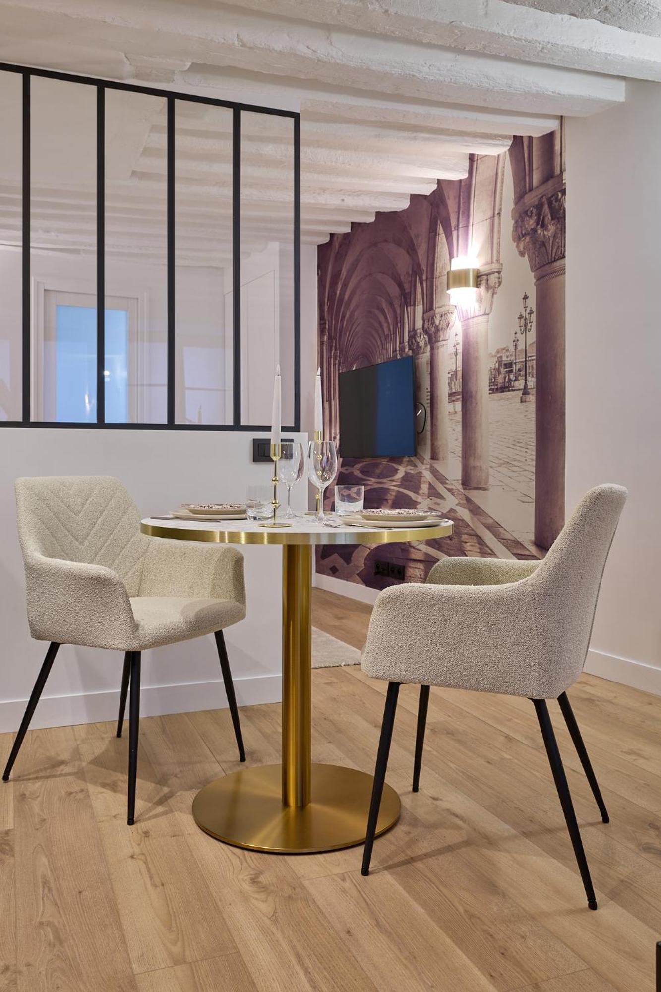 פריז Appartement 30M2 Cosy A 5 Min A Pied Du Musee Du Louvre מראה חיצוני תמונה